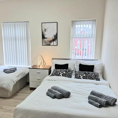 Rooms In Manchester 6 Minutes Drive To Victoria Station Exterior foto