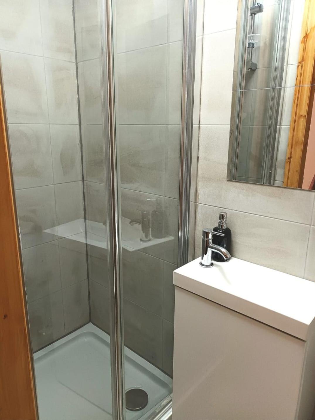 Rooms In Manchester 6 Minutes Drive To Victoria Station Exterior foto