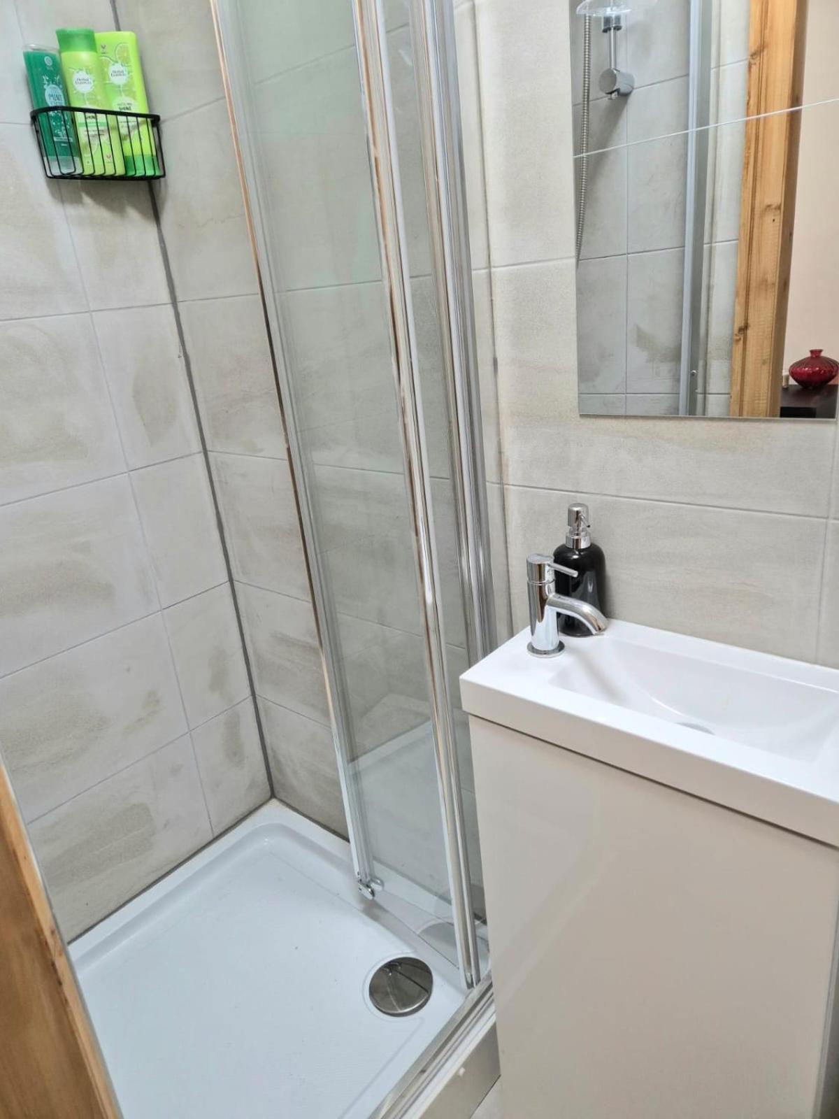 Rooms In Manchester 6 Minutes Drive To Victoria Station Exterior foto