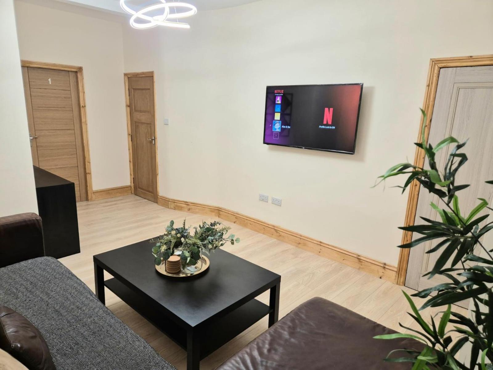 Rooms In Manchester 6 Minutes Drive To Victoria Station Exterior foto