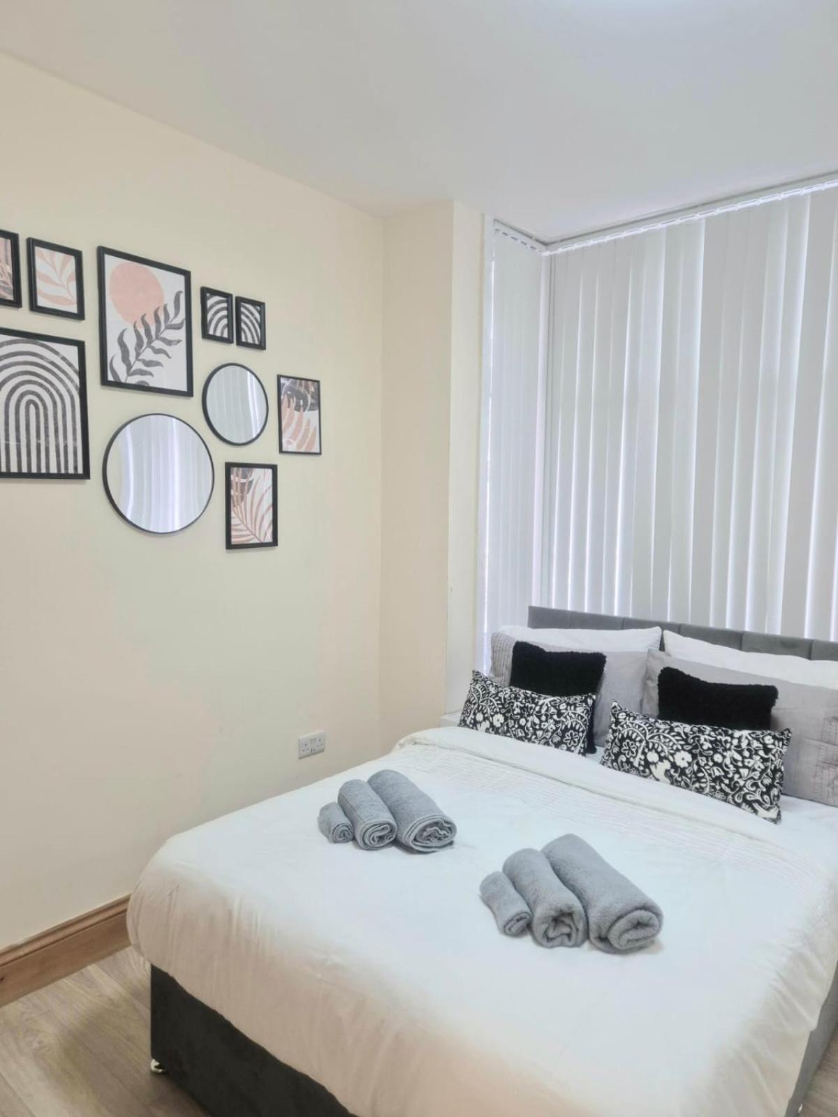 Rooms In Manchester 6 Minutes Drive To Victoria Station Exterior foto