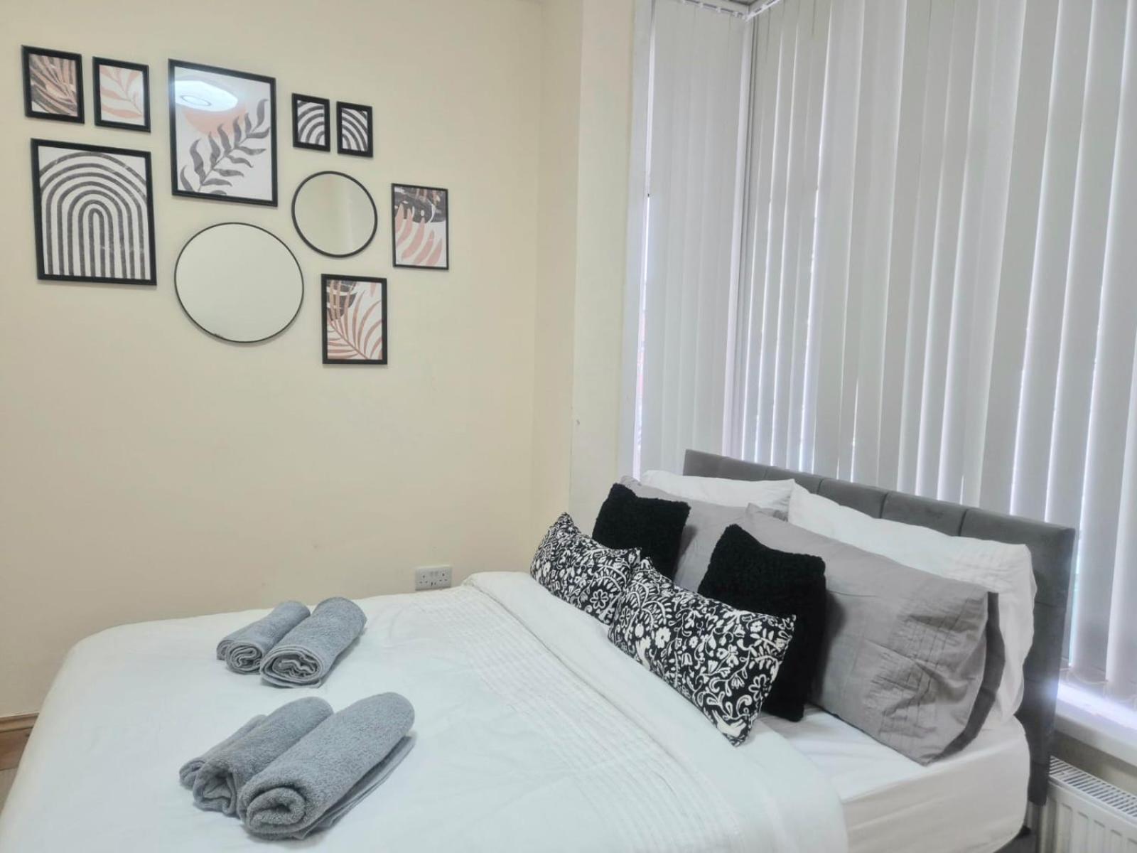 Rooms In Manchester 6 Minutes Drive To Victoria Station Exterior foto
